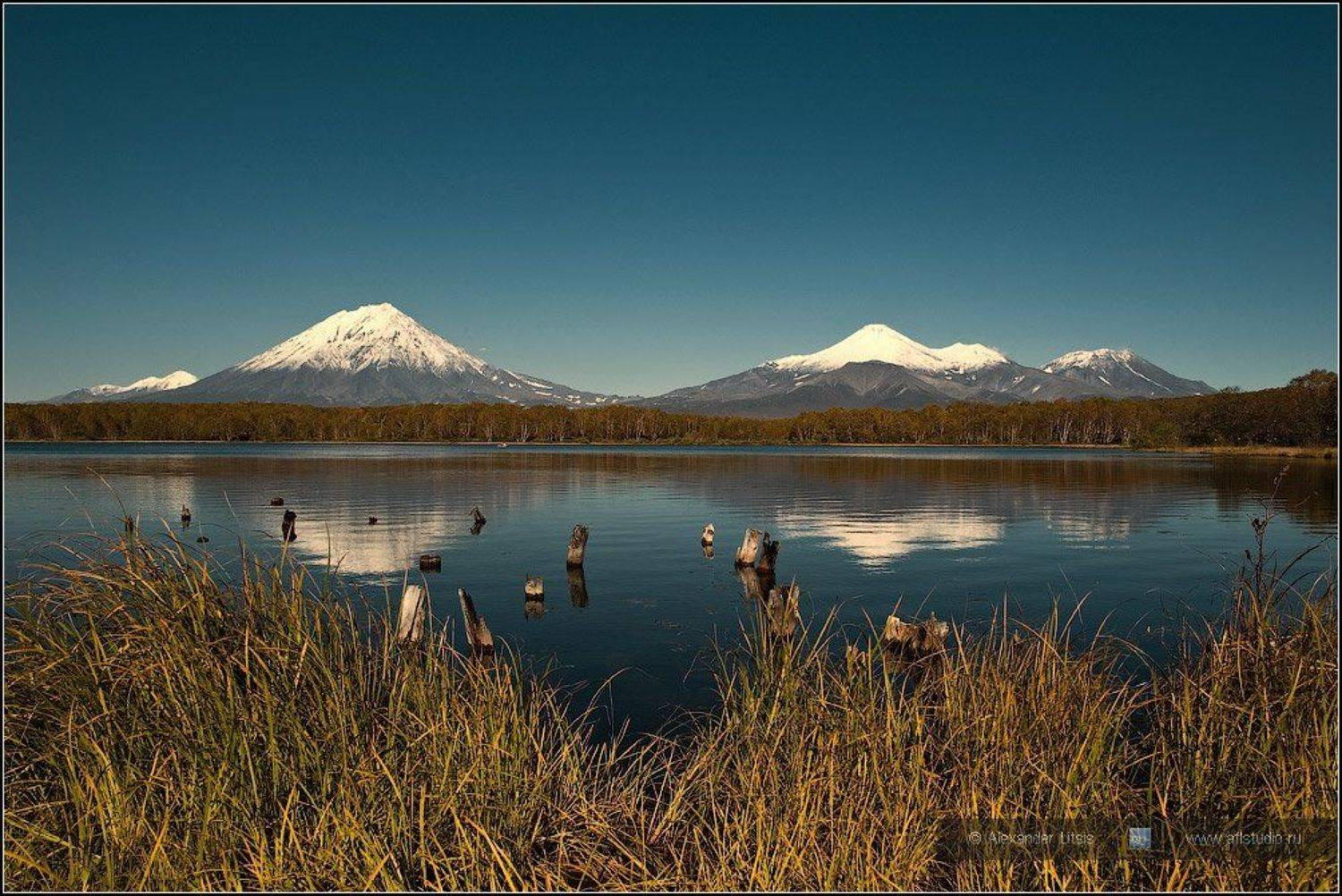 Камчатка, горы, вулканы, озеро, отражения, Александр Лицис
