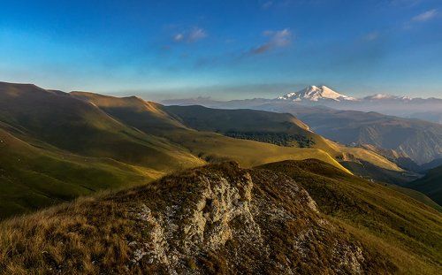 Эльбрус после рассвета