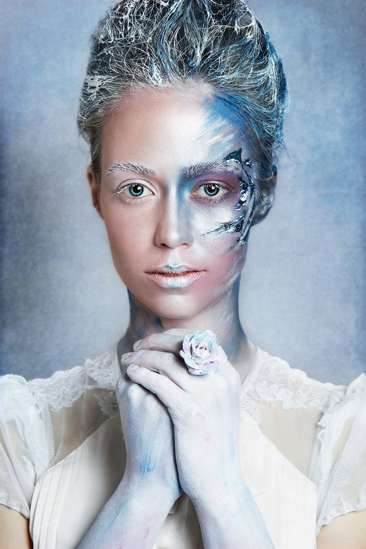 people, girl, portrait, art, body, winter, texture, relief, eye, neck, paint, makeup, body art, cold, opinion, creative Зима фото превью