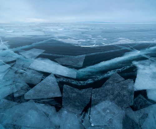 Тёмный лёд.