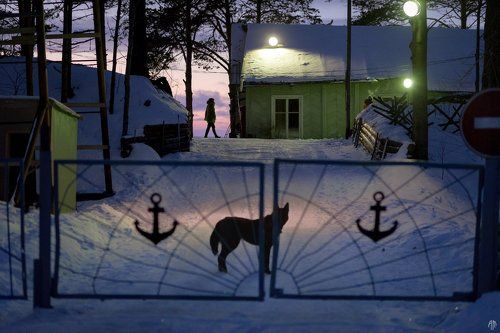 Дом с прожекторами