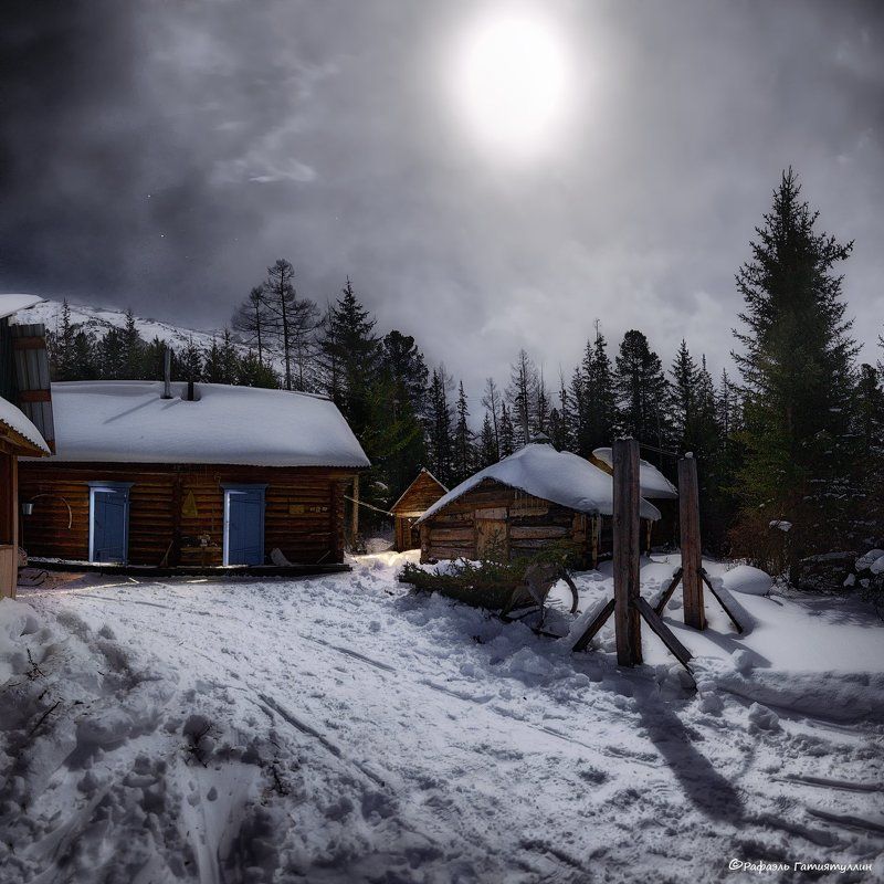 горный алтай, республика алтай, ночь, зима, луна, горы, снег, избушки, лес. И снова у Бабы - Яги. фото превью