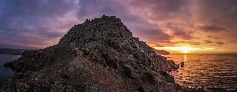 Крым, пейзаж, природа,  опе, солнце, горы, рассвет, зима, облака, фото,  Рассвет на мысе Меганом  фото превью