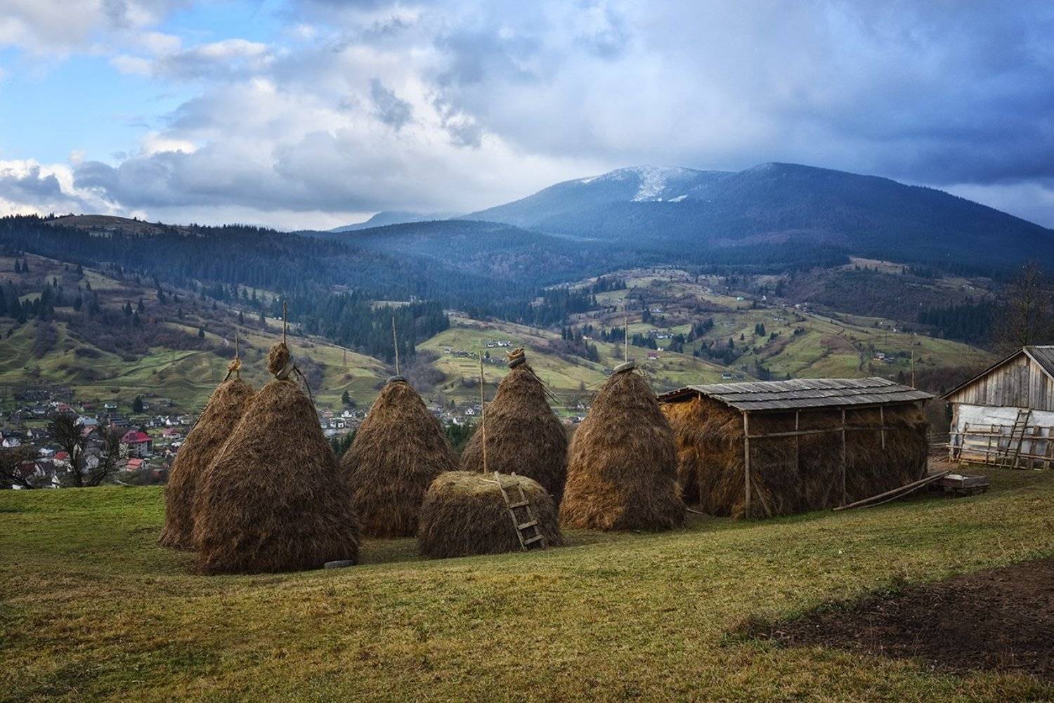 горы, хутор, осень, стожки, Вьюшкин Игорь