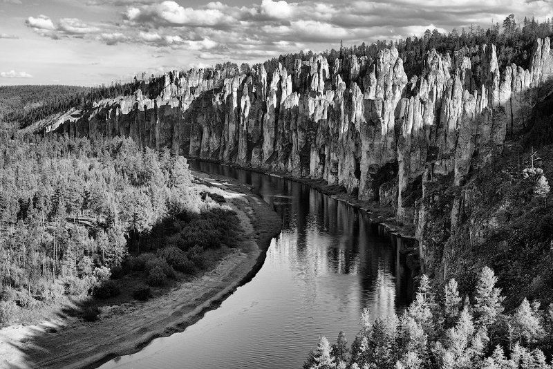 якутия, река синяя, синские столбы, скалы, река, небо, облака, отражения, лес Симфония Синских столбов фото превью