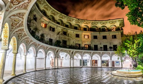 Испанский дворик