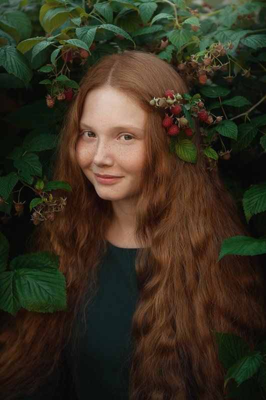 девушка, портрет, лето, рыжая, малина Катюша фото превью