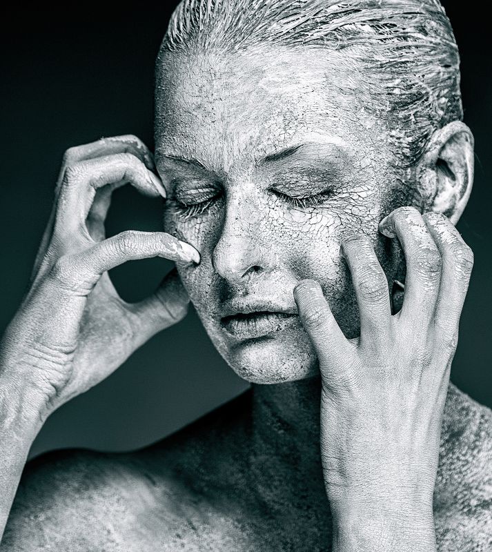 people, girl, portrait, art, body, soul, cracks, texture, relief, eye, neck, paint, makeup, body art, forever, opinion, creative Душа. Перерождение фото превью