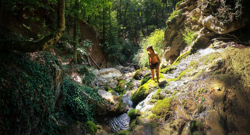ущелье, водопады, джунгли, река Жизнь в горном ущелье фото превью
