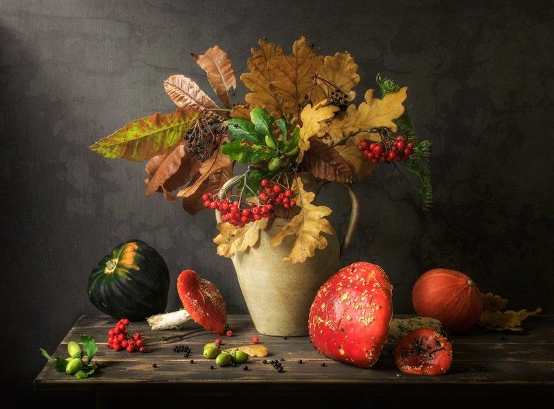 натюрморт, грибы, мухоморы, осенние листья, осень С мухоморами) фото превью