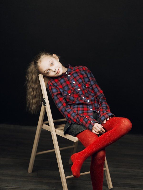 portrait,kid,child,girl,studio Poli фото превью