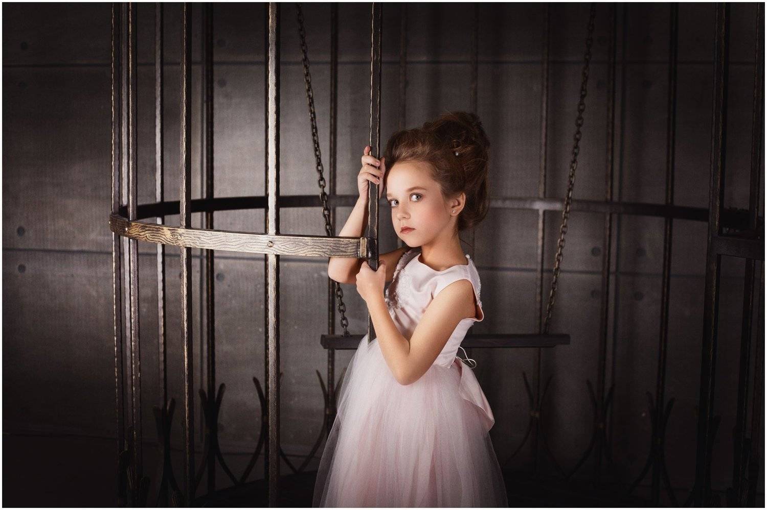 девочка, клетка, портрет, Екатерина Лапатей