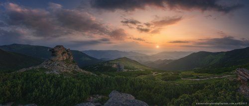 Карпаты. Рассвет на Ушастом камне