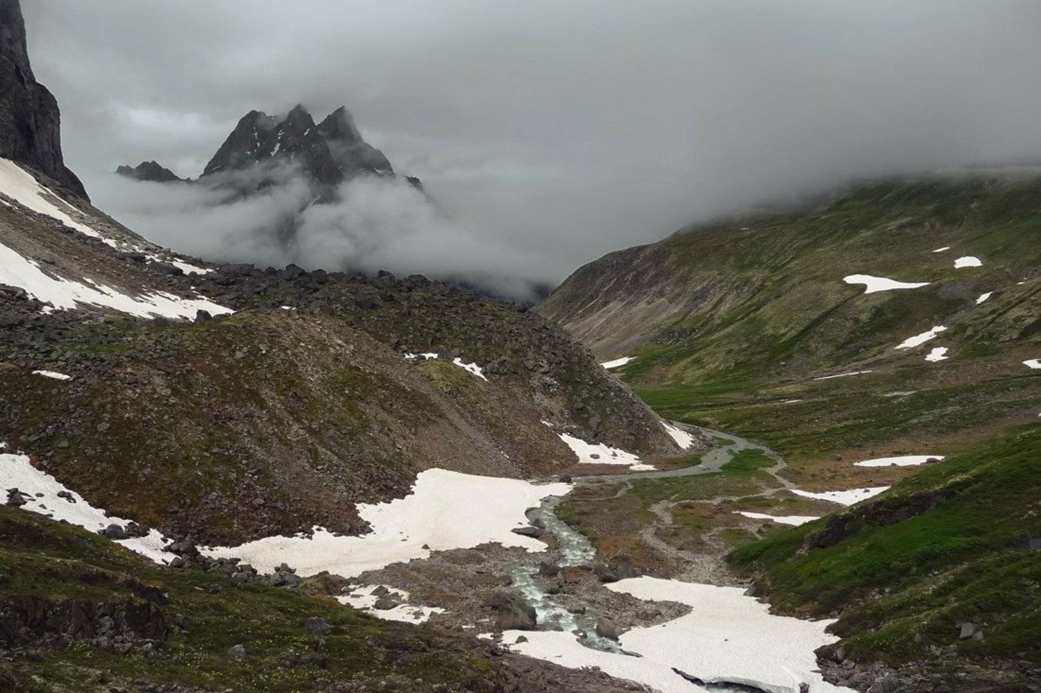 Kodar,mountains,fog,snow,landscape,nature,Кодар,Сибирь,горы,снег,река,долина,пейзаж, Дмитрий Ильин