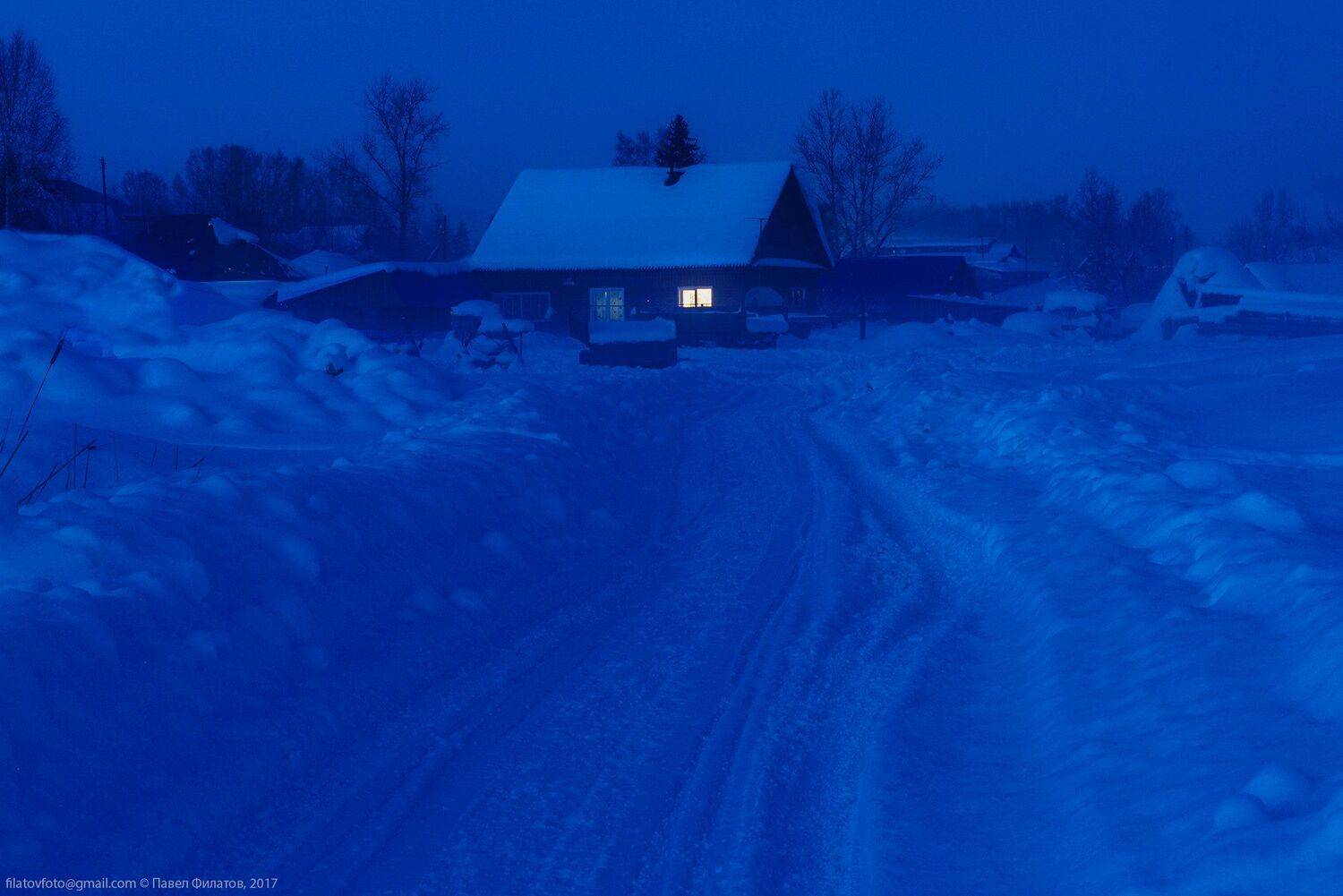 #алтай #сибирь #siberia #павел_филатов #pavel_filatov #filatovpavelaltai #зима #снег #деревня #красногорье #красногорское #село #сельский_пейзаж #вечер #сумерки #окно, Павел Филатов
