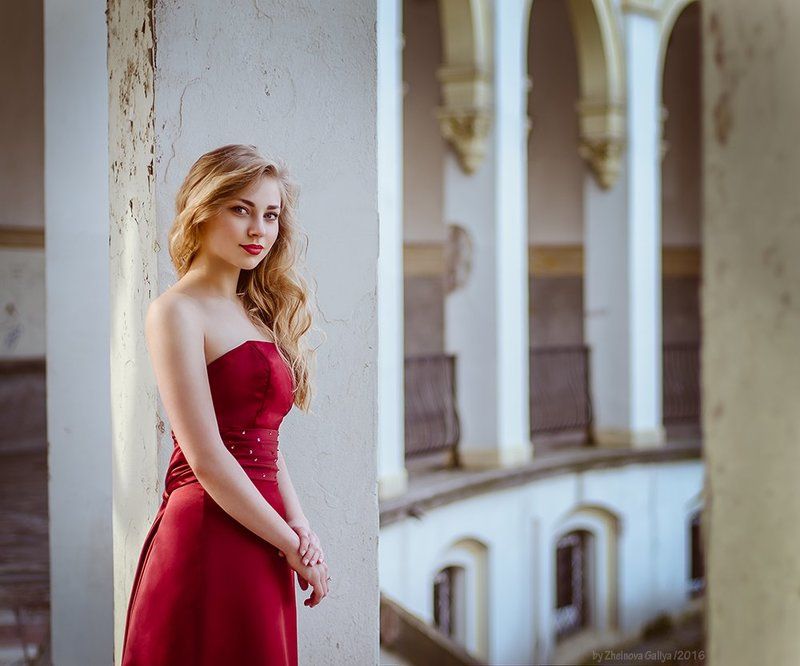 Девушка в красном, Красное, Платье, Портерт ... фото превью