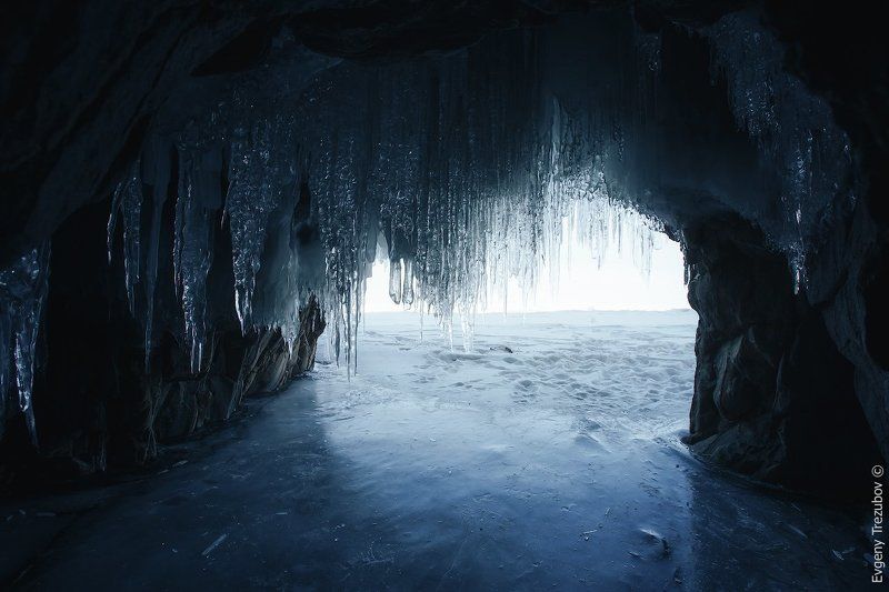 байкал, зима, сосульки, сокуи, грот, пещера,  Один из байкальских гротов фото превью