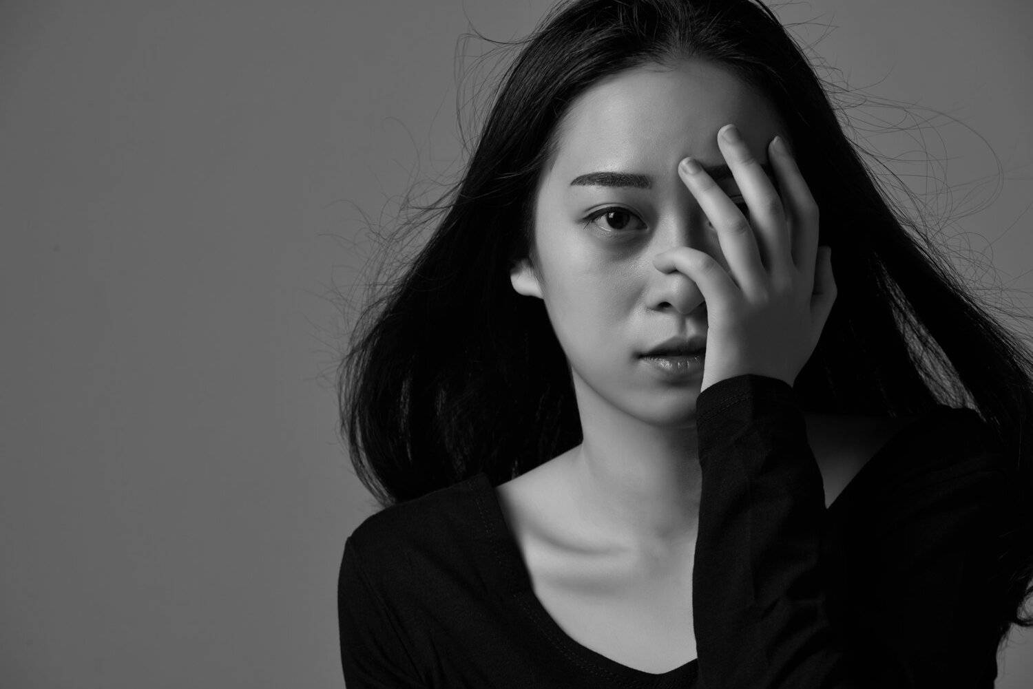 black & white , 李怡