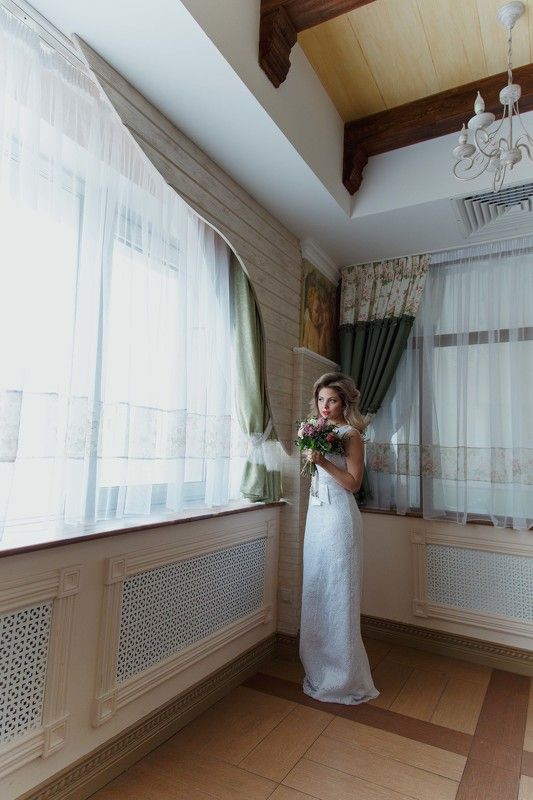 Белое платье, Блондинка, Девушка, Локоны, Портрет девушки, Розовое, Розы, Свадебное Rose фото превью