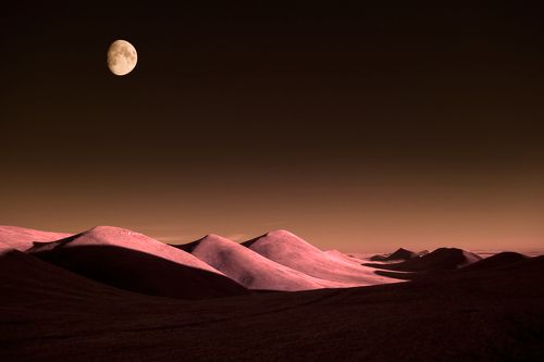 Горы и луна.