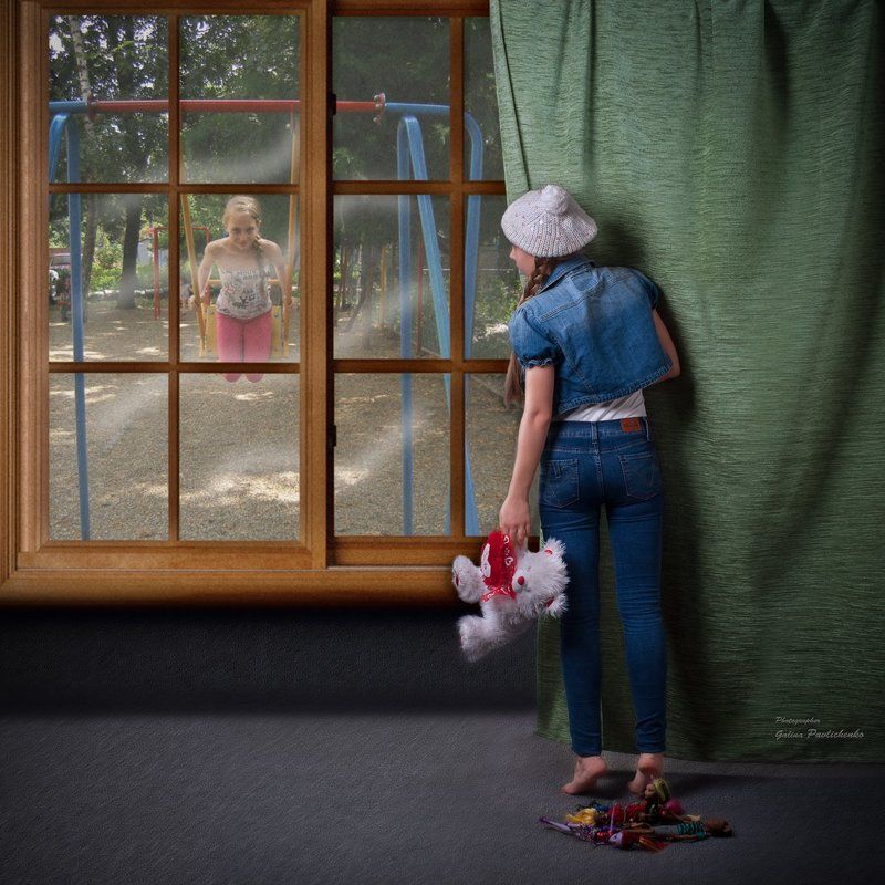 девочка , детство , 14 лет , подросток , качели, воспоминания, окно , двор Куда уходит детство? фото превью