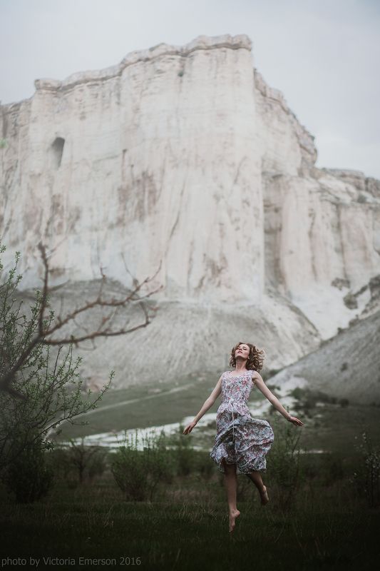 Белая скала фото превью