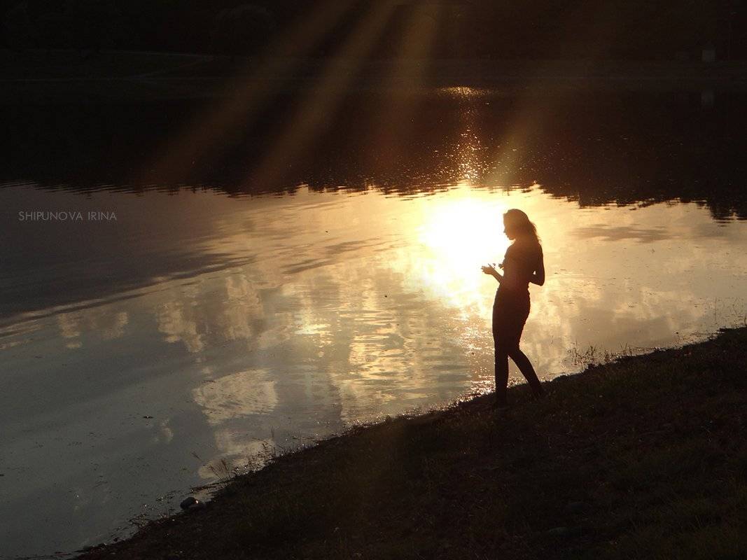 силуэт девушка озеро контровой свет, Шипунова Ирина