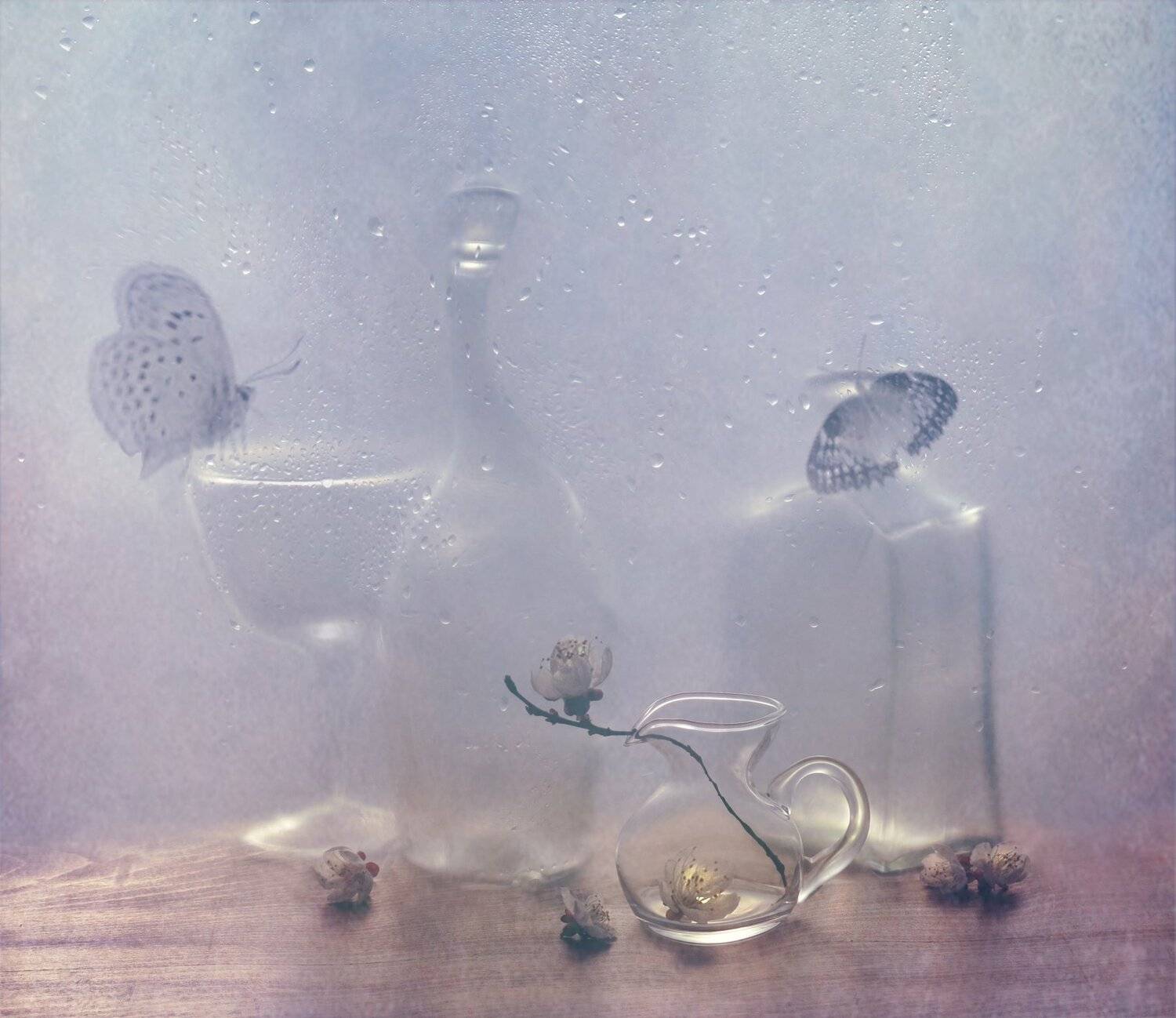 весна, цветение, ветка, природа, бокал, бутылка, кувшин, капли, бабочки, насекомое, природа, натюрморт, Елена Лысенко