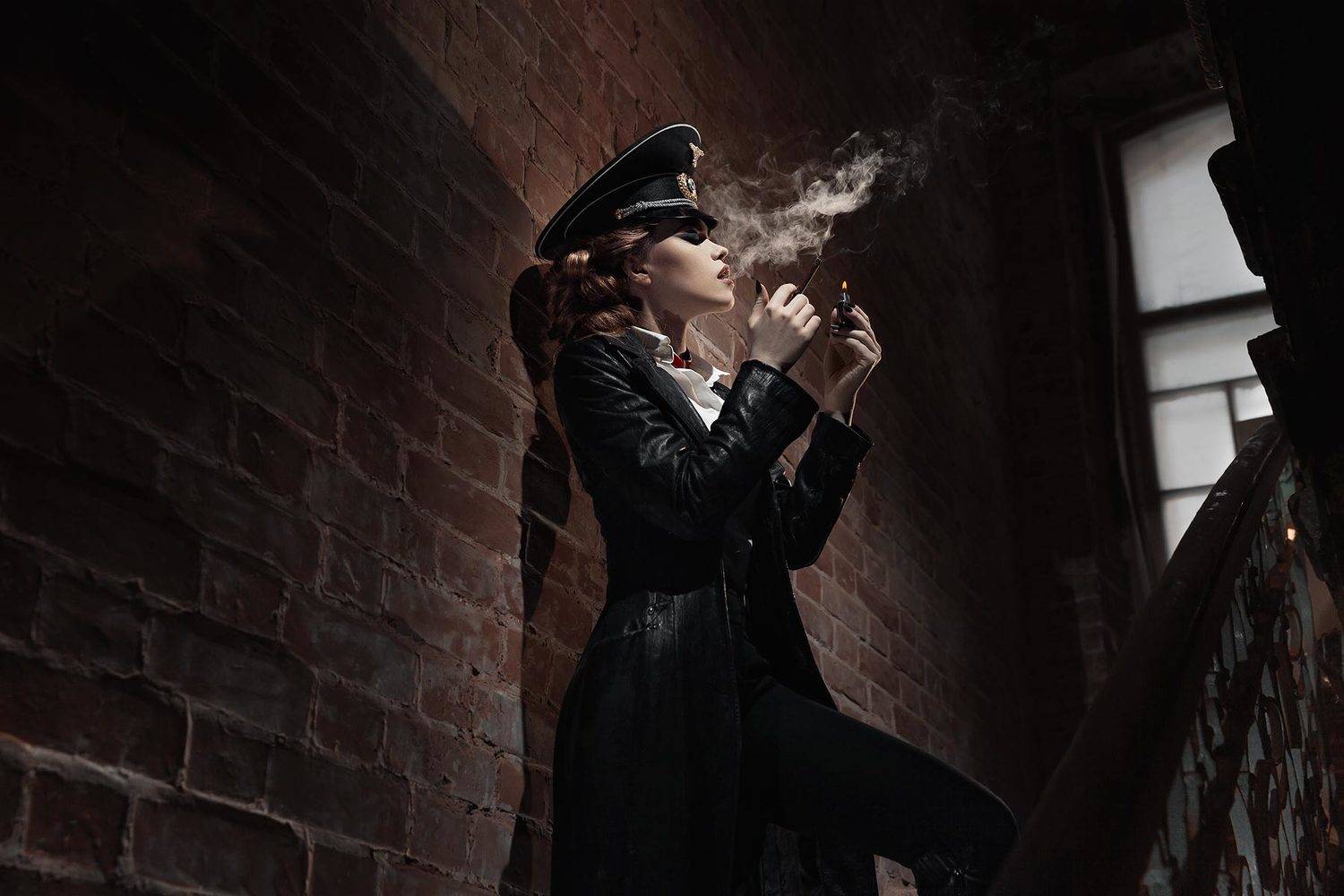 Немец, портрет, сигарета, кирпич, девушка, 2017, Тюмень, Илья Новицкий