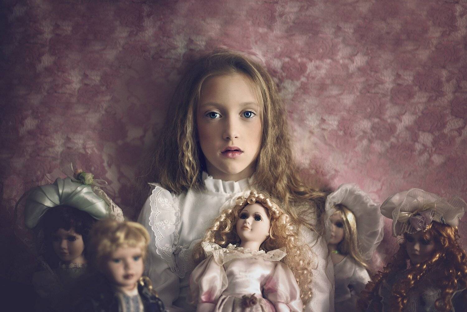 girls. portraits, child, natural light, conceptual, doll, Anna Ścigaj