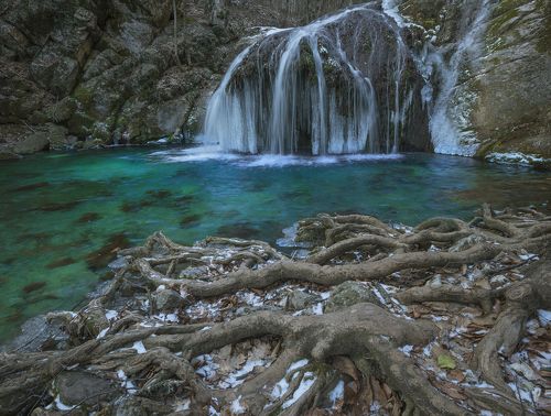 Верхний каскад водопада Джур Джур. Крым. Январь.