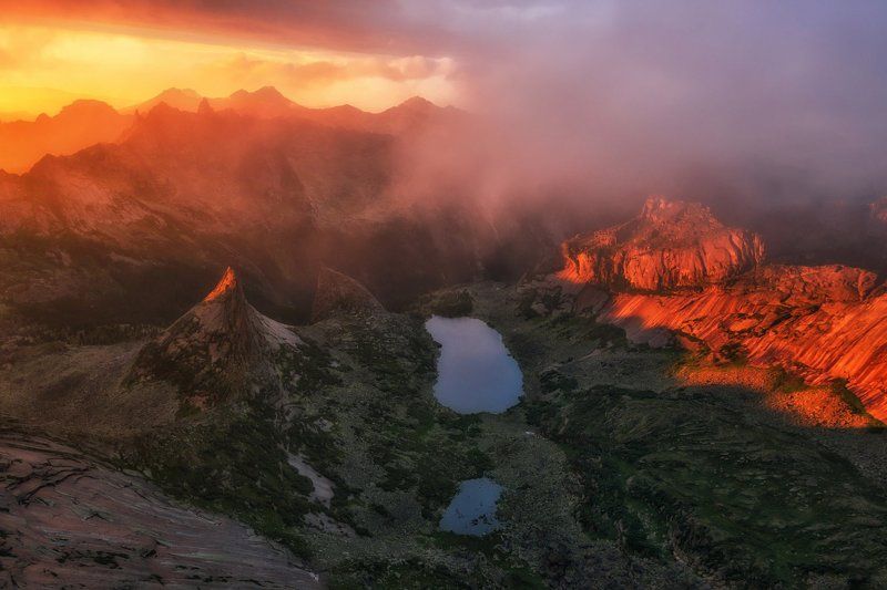 Полыхающие скалы. фото превью