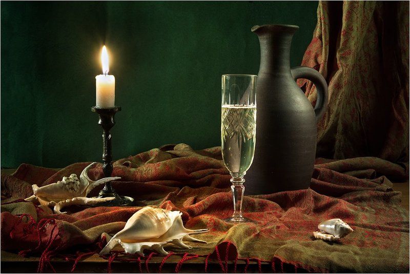 В красновато-зеленоватых тонах фото превью