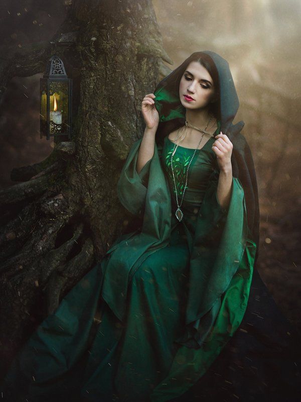 medieval girl portrait Trees фото превью