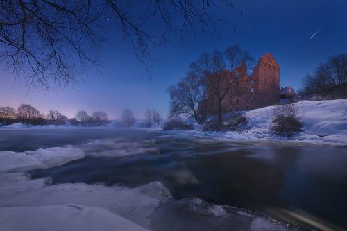 В свете луны