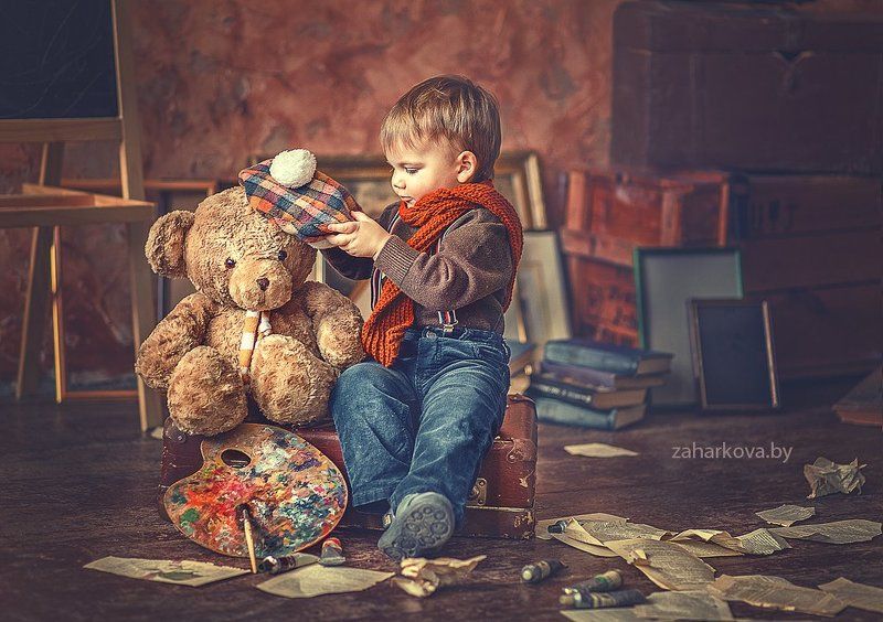 мальчик, мишка, художник, цвет Маленький художник фото превью