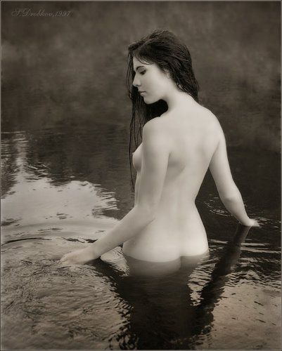 Купальщица