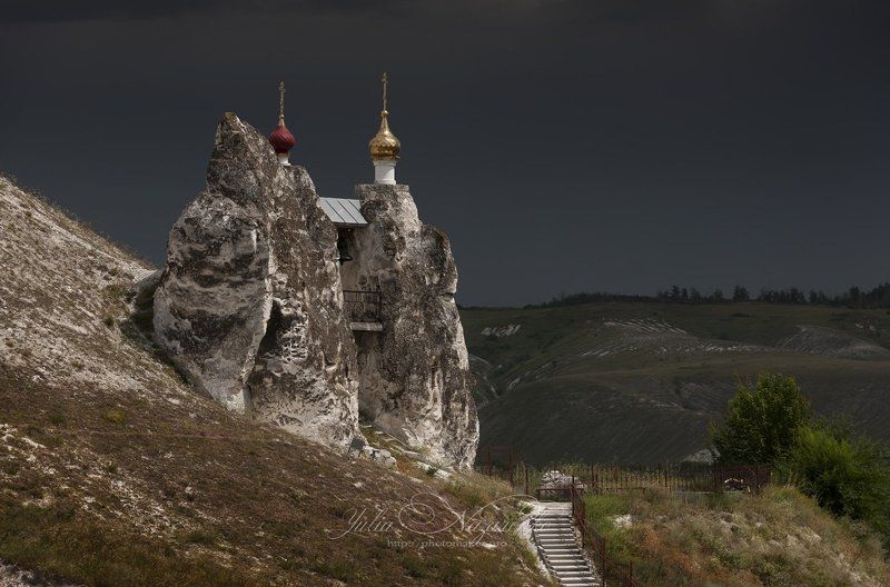 пейзаж, дивы, гроза, лето, свет, пещерная, церковь, воронежская обл, костомарово, монастырь, костомаровский, пещерный Пещерная церковь фото превью