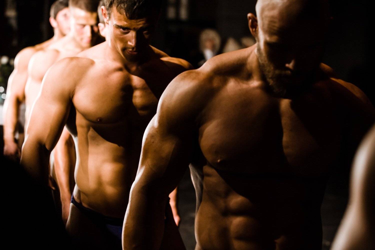 бодибилдинг, спорт, мышцы, тело, мужчина, свет, силуэт, сцена, соревнования, фитнес, Кайсина Ирина