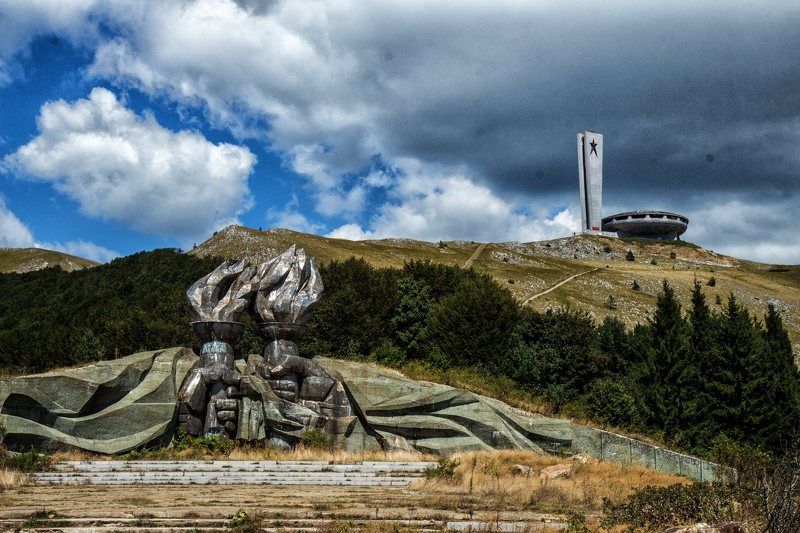 bulgaria, abandoned buildings, monument, Eternal friendship фото превью