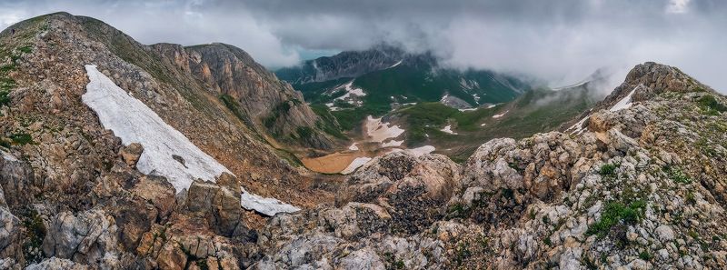 Вид на облачный Оштен... фото превью