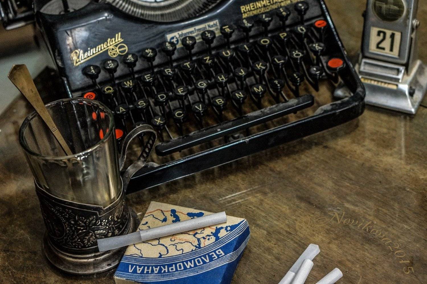 стакан,подстаканник,ложка,календарь,папиросы,пишущая машинка,история, Ольга Новикова