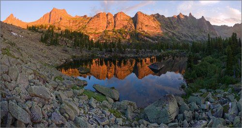 КОГДА ЗАГОРАЮТСЯ ГОРЫ