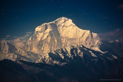 DHAULAGIRI (8167 м) в свете восходящей Луны