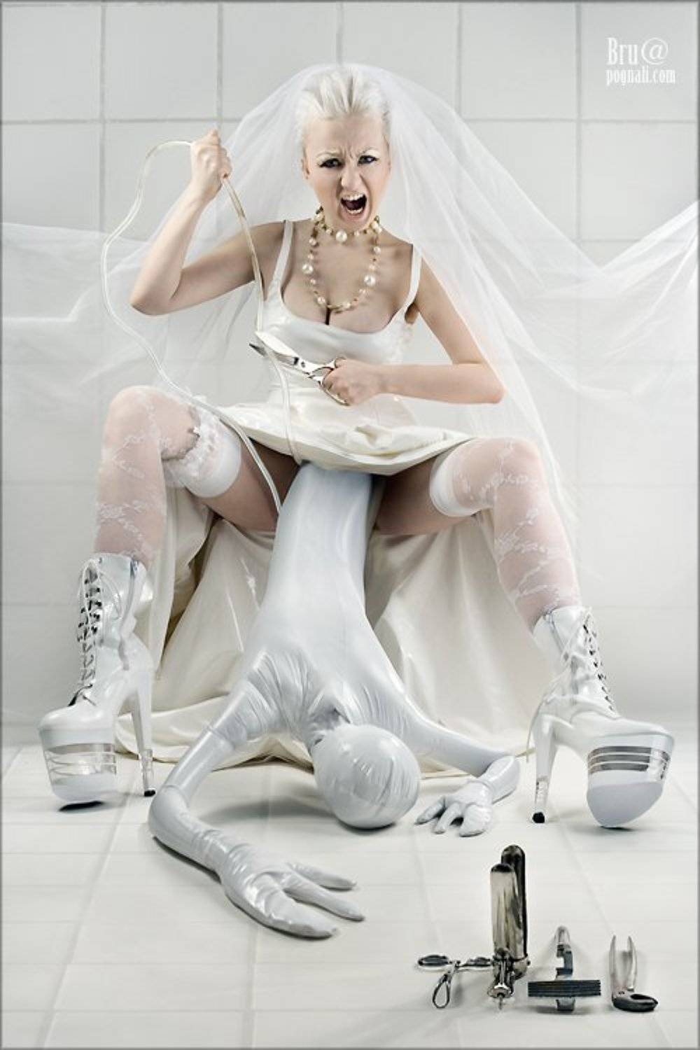 fetish, zentai, bride, agna devi, catsuit, bdsm, фетиш, комбинезон, кэтсьюит, агна деви, зентай, треш, эмоции, невеста, альтернативная, винил, пвх, платье, роженица, фетишистка, фетиш модель и дизайнер фетиш одежды Agna (FetishModel.ru)