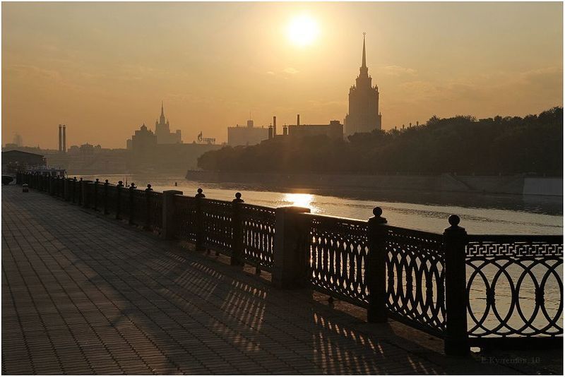 город, москва, набережная, рассвет, сталинка, украина, высотка, москва река, кулешов евгений От заката до рассвета... фото превью