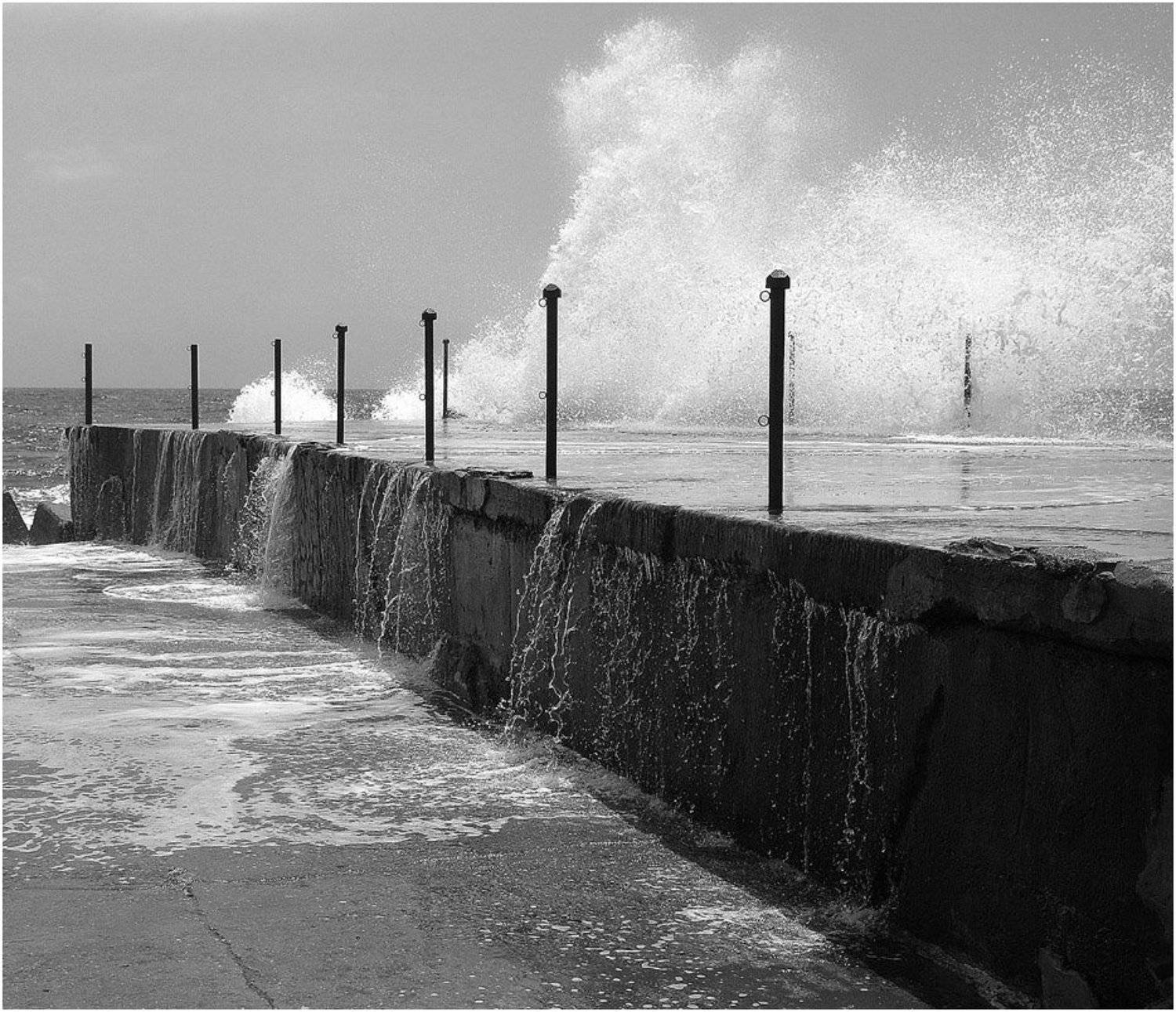 шторм, удар_волны, пирс, море_средиземное, VictorSe