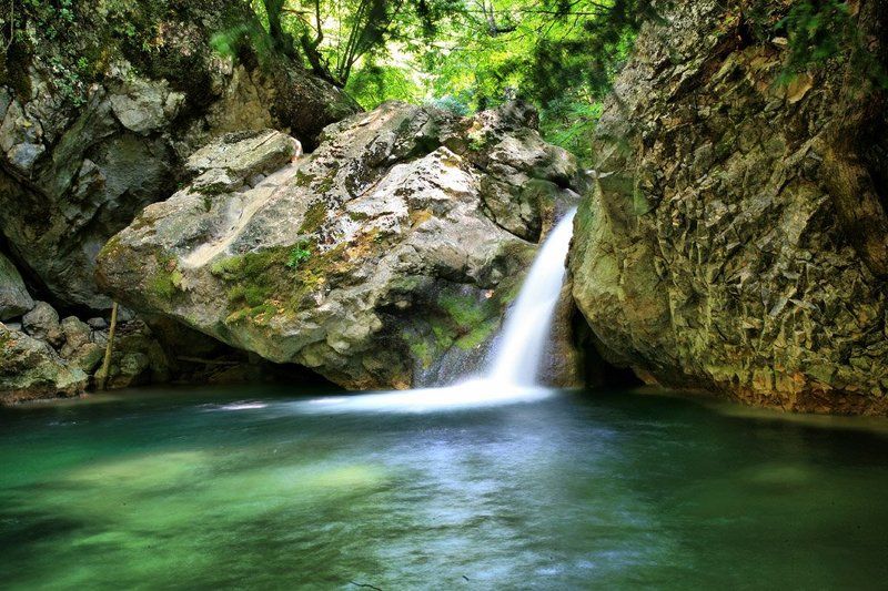 водопад, горная река Горная река фото превью