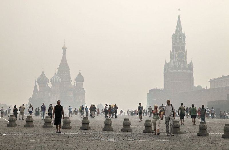 город, москва, смог, лето, вечер, дым, кремль, красная площадь, кулешов евгений , москва река, набережная, Чем запомнилось лето... фото превью