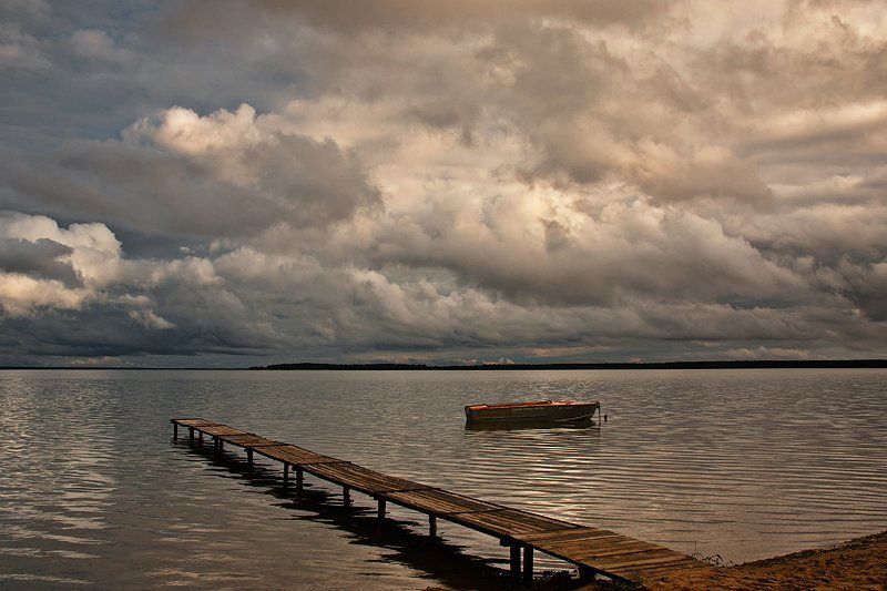 пейзаж, озеро, мостик, затишье В ожидании грозы фото превью